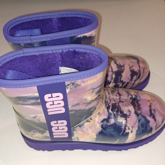 SOLD! Ugg Australia Waterproof boots - Picture 1 of 9